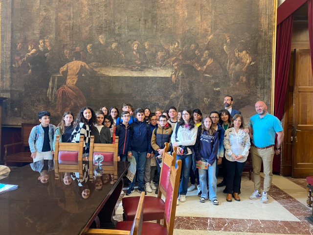 Studenti in Erasmus ospiti a Messina della scuola media Mazzini in visita a Palazzo Zanca    