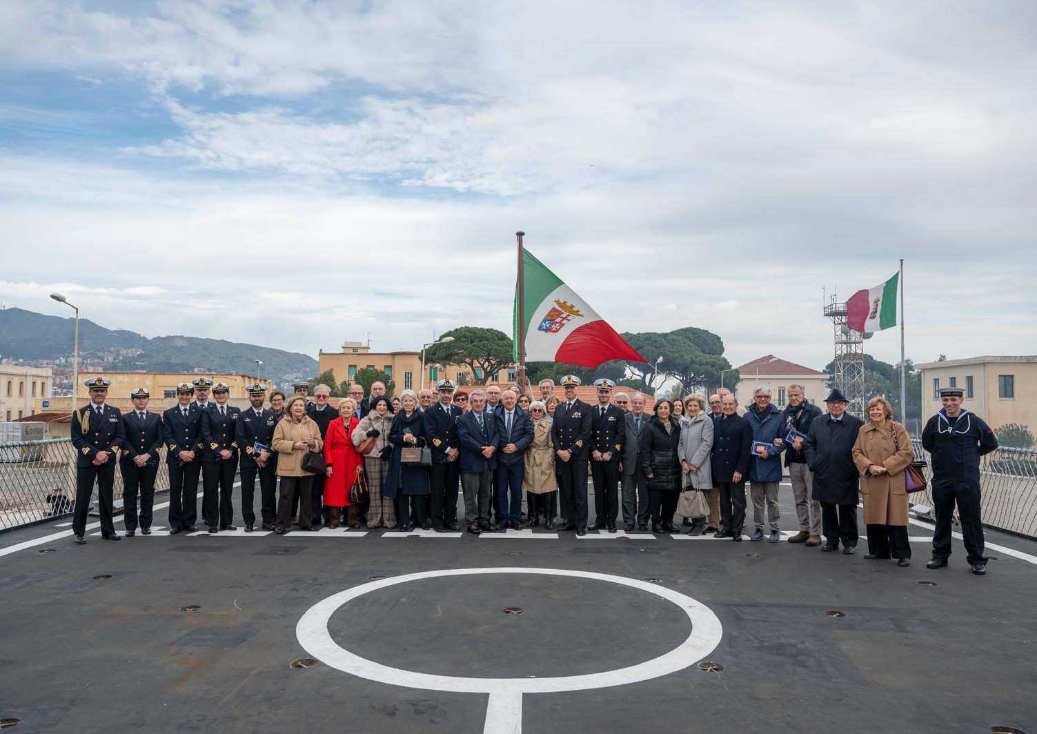 Presentata a Messina la ristampa del “Manuale del Marinaio Cuoco” a bordo del pattugliatore Libra