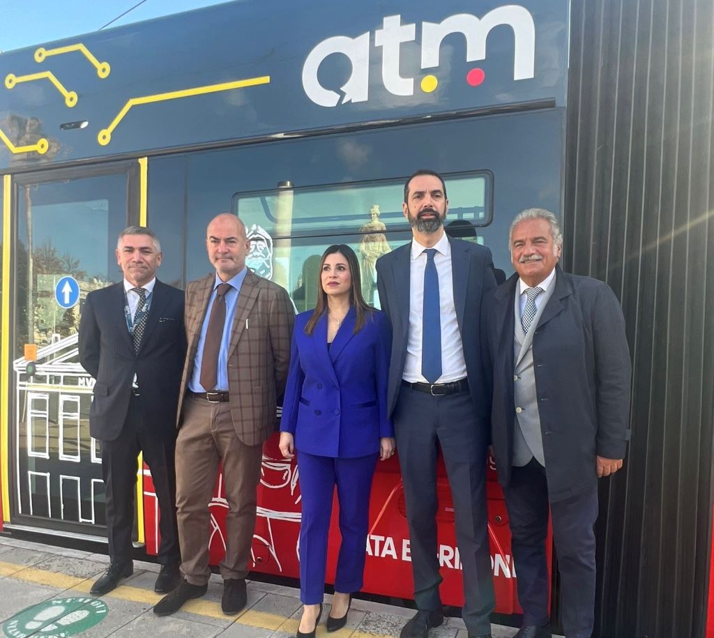 Nuova vettura del Tram: Comune e Atm S.p.A. inaugurano la settima vettura revampizzata del tram