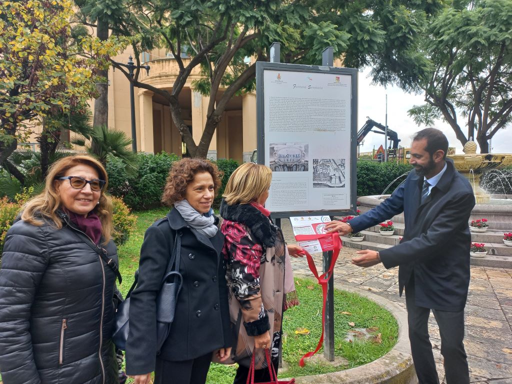 Targhe con QR Code e audio guide nei pannelli turistici di cinque fontane messinesi: inaugurazione oggi del sindaco Basile alla fontana Senatoria