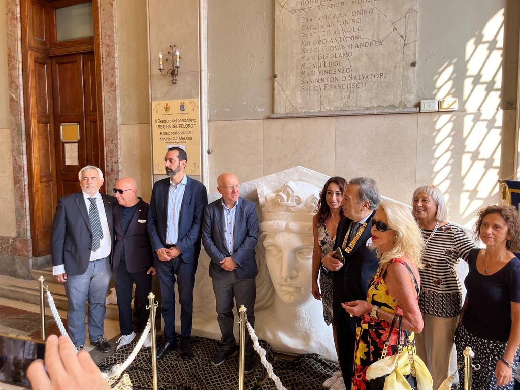 Il sindaco Basile ha inaugurato oggi a Palazzo Zanca il restauro del bozzetto della "Regina del Peloro".