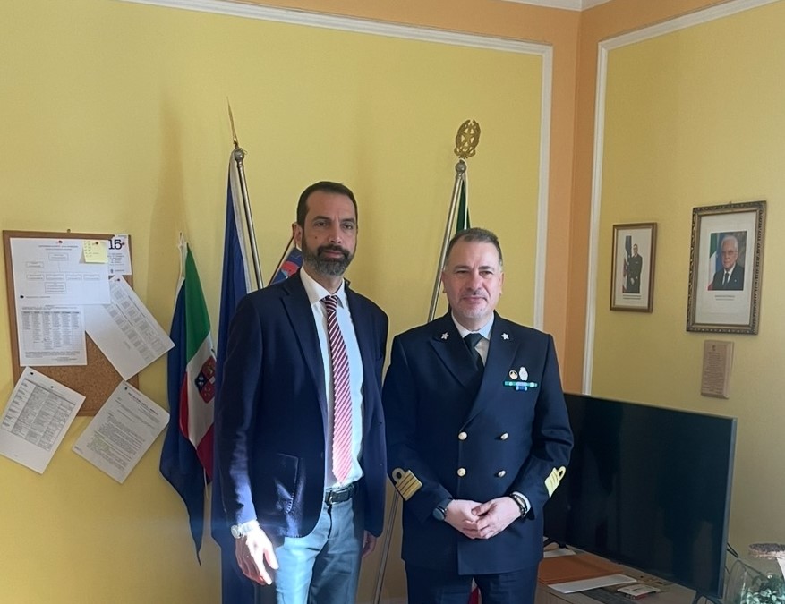 Il sindaco Basile in visita alla Capitaneria di porto di Messina 