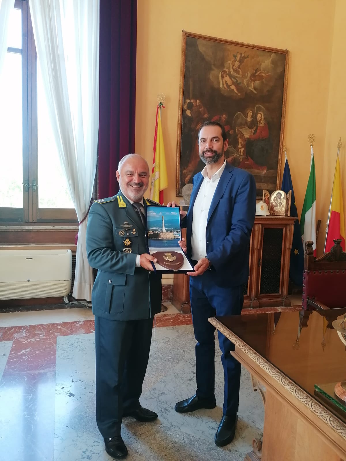 Visita di cortesia a Palazzo Zanca del Generale Minuto, Comandante del Comando Operativo Aeronavale della Guardia di Finanza 