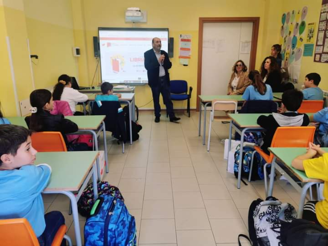 L'Assessore alla Pubblica Istruzione in visita all'Istituto Comprensivo “Enzo Drago” 