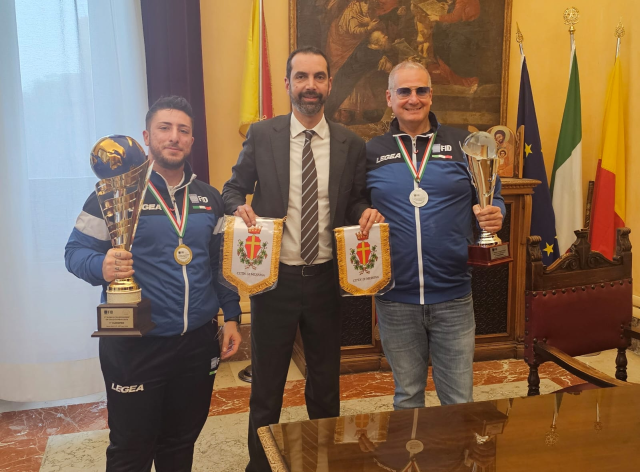 Il sindaco Federico Basile incontra a palazzo Zanca i due campioni messinesi del mondo di dama  Sciuto e Maijnelli  