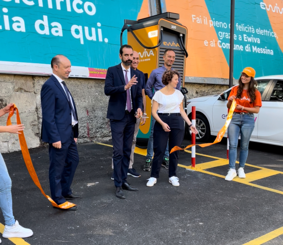 Inaugurata su viale Boccetta la nuova stazione per veicoli elettrici di Ewiva 